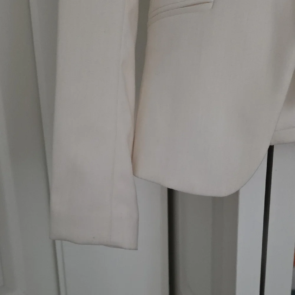 Classic Cream Single-Button Blazer for Women Sz XSmall 17×23 - Picture 4 of 10
